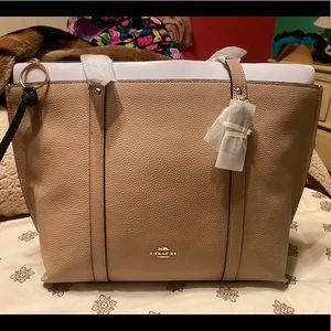 New tote coach bag